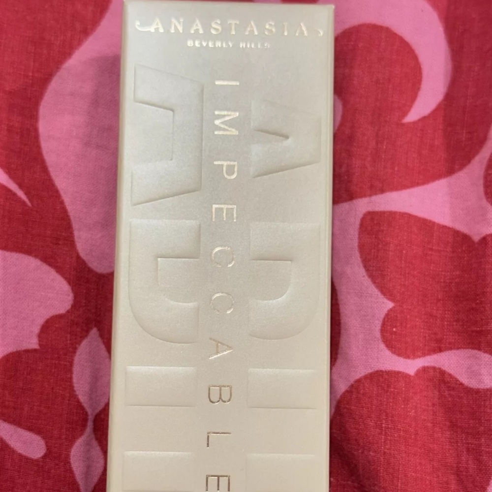 Anastasia impeccable foundation 3WO